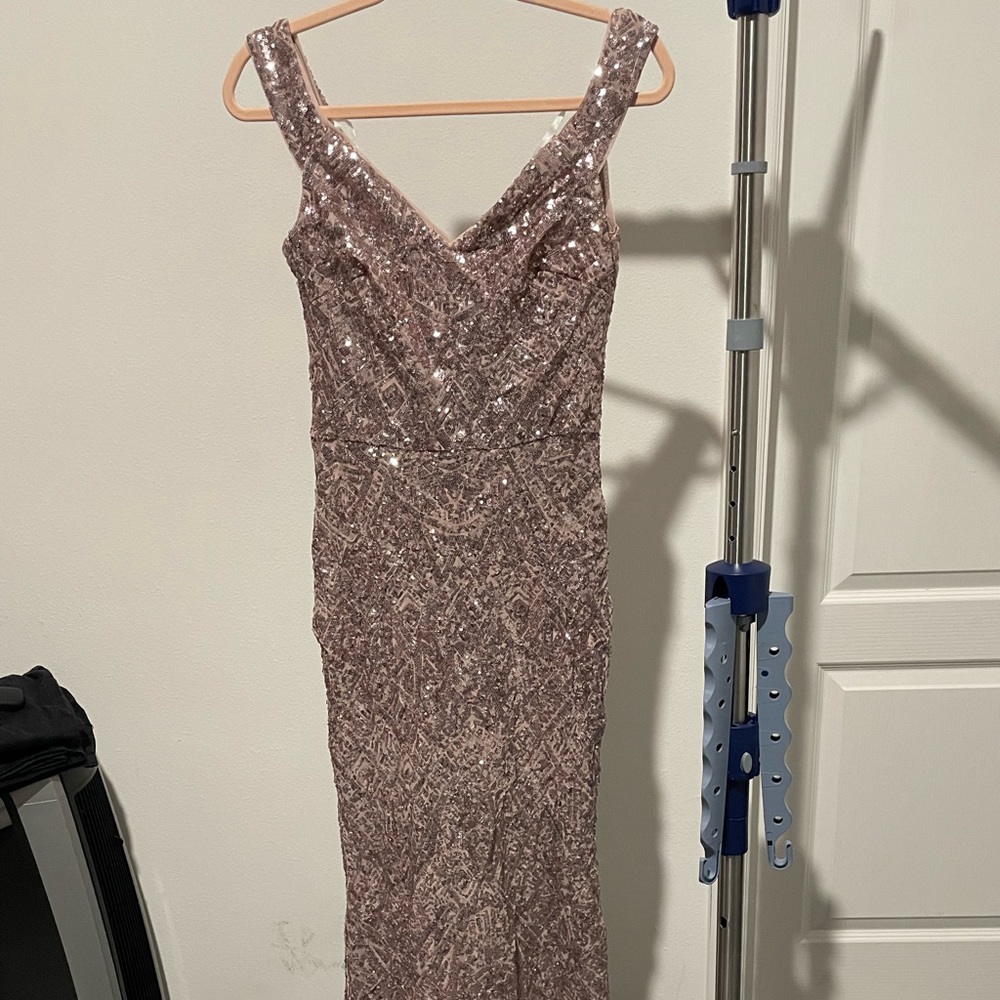 Wore dress 1 time to a wedding for 5 hours